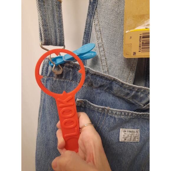 Levi's Wmn "VTG" Shortalls - In the Field XL missing one "button" nwt msrp 69.99 - Picture 5 of 9